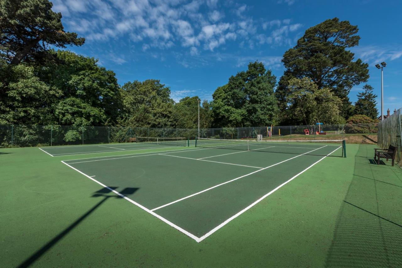 Macdonald Elmers Court Resort ลีมิงตัน ภายนอก รูปภาพ