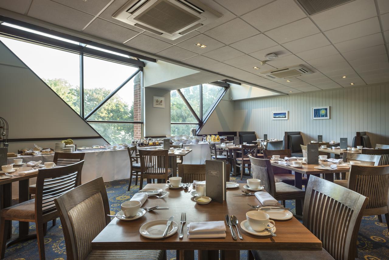 Macdonald Elmers Court Resort ลีมิงตัน ภายนอก รูปภาพ