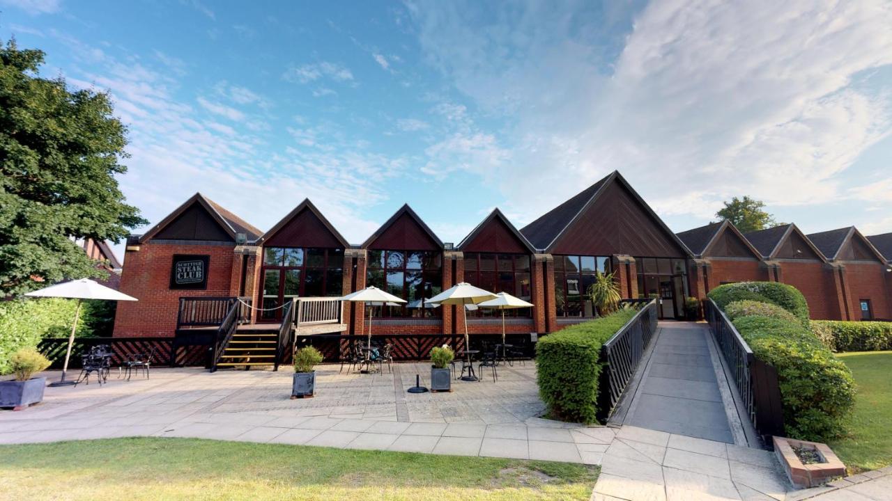 Macdonald Elmers Court Resort ลีมิงตัน ภายนอก รูปภาพ